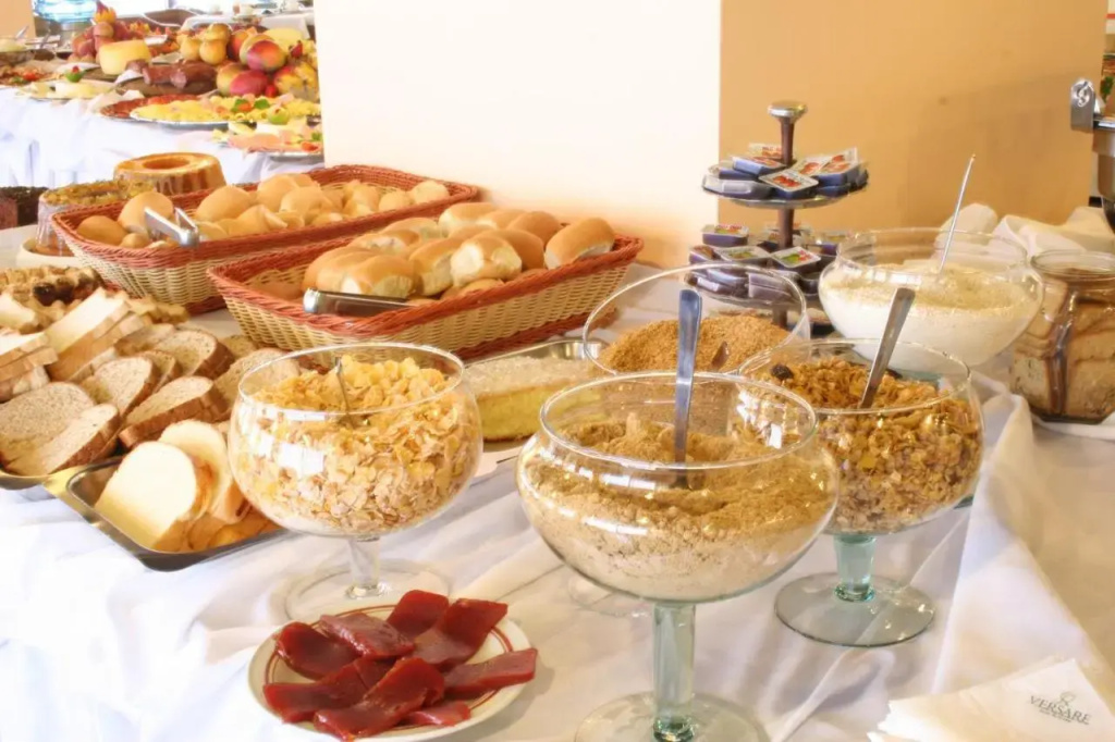 Food & Beverage