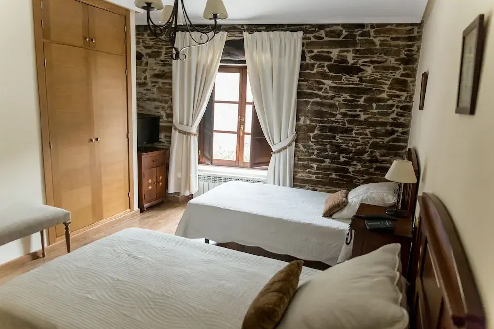Hotel Ambasmestas - Chambres