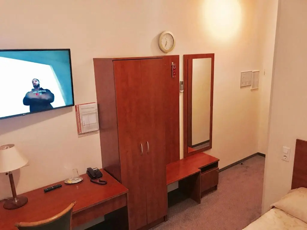 Economy room