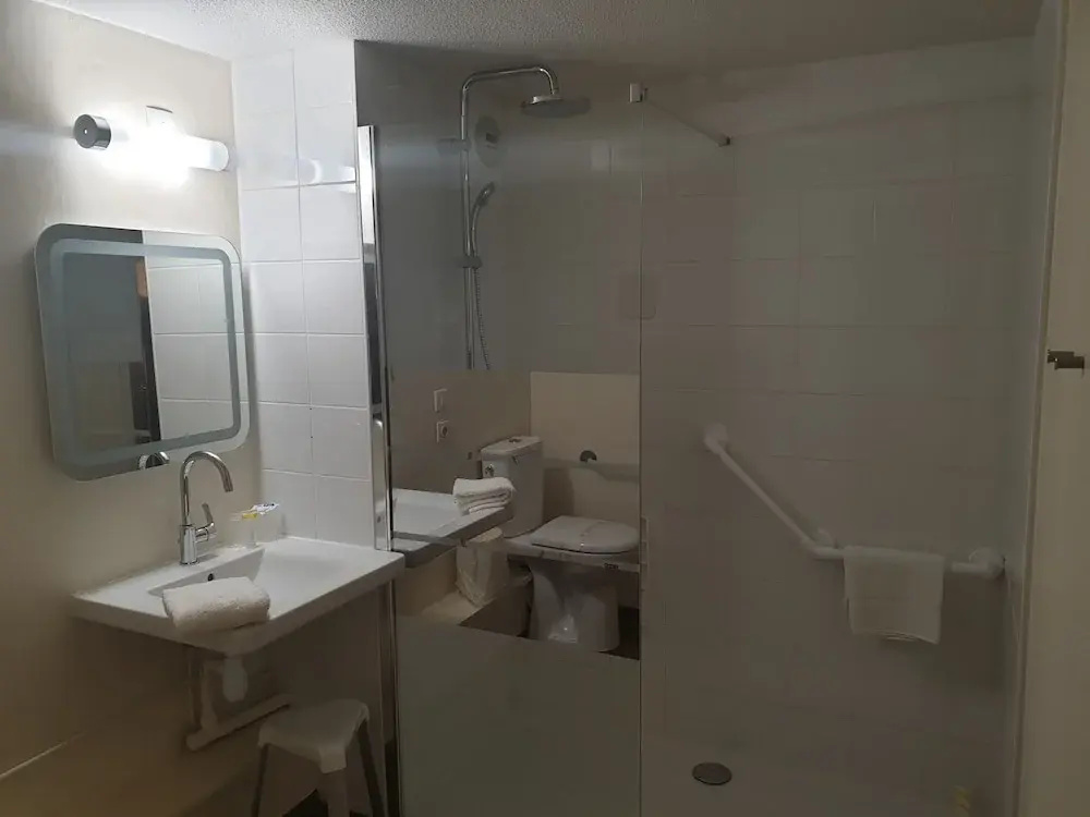 Comfort Hotel Aeroport Lyon St Exupery - Chambres