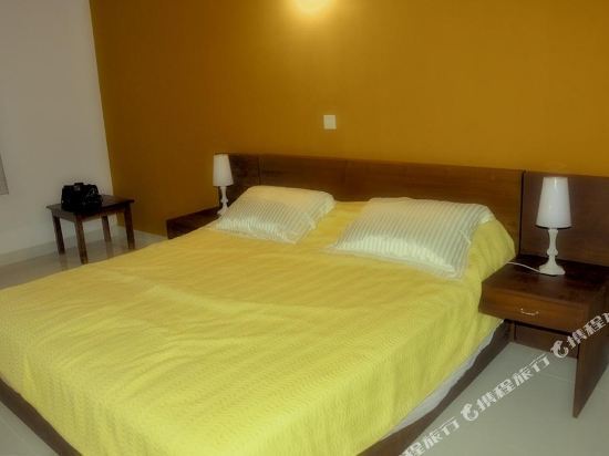 Airport Villa