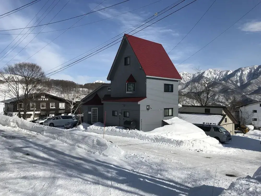 Sunnsnow Tall house