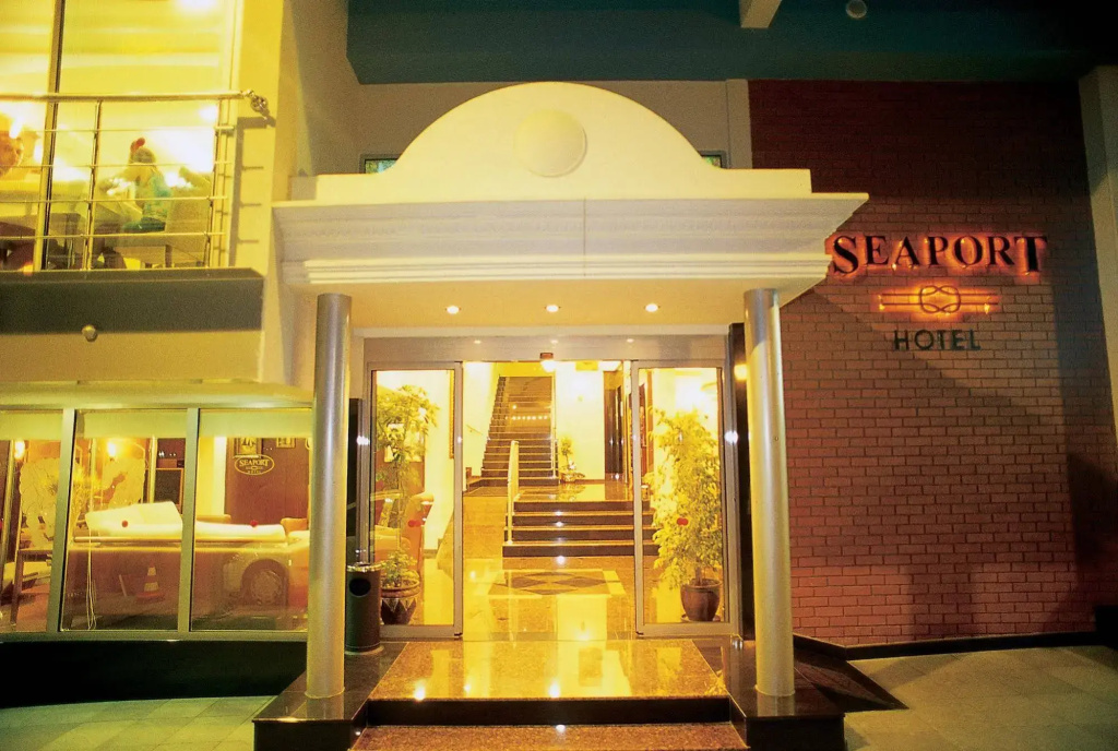 Numa Port Hotel
