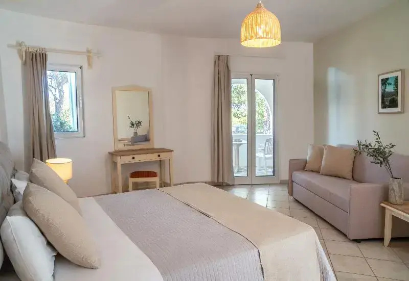 Standard Double room with balcony and with garden view (full double bed)