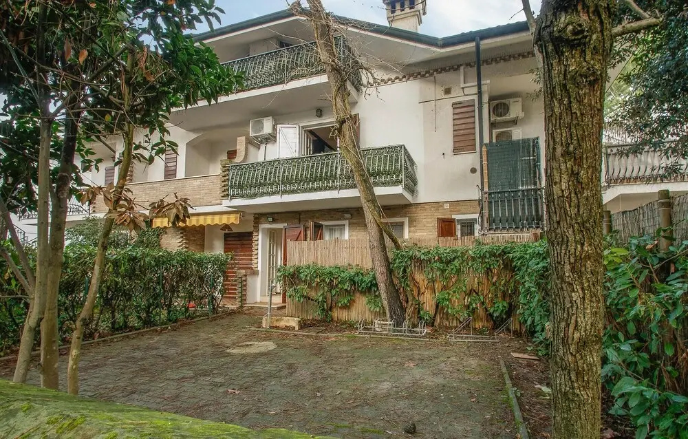 Awesome Home in Marina Romea With 5 Bedrooms and Wifi