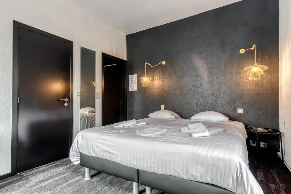 Standard Double room (full double bed)