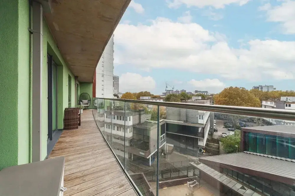 Stylish Three-bedroom Battersea Flat