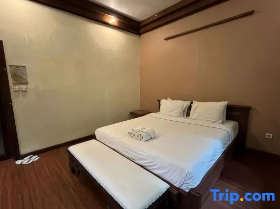 Suite with land view