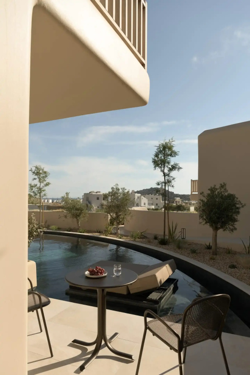 Deluxe room with partial sea view