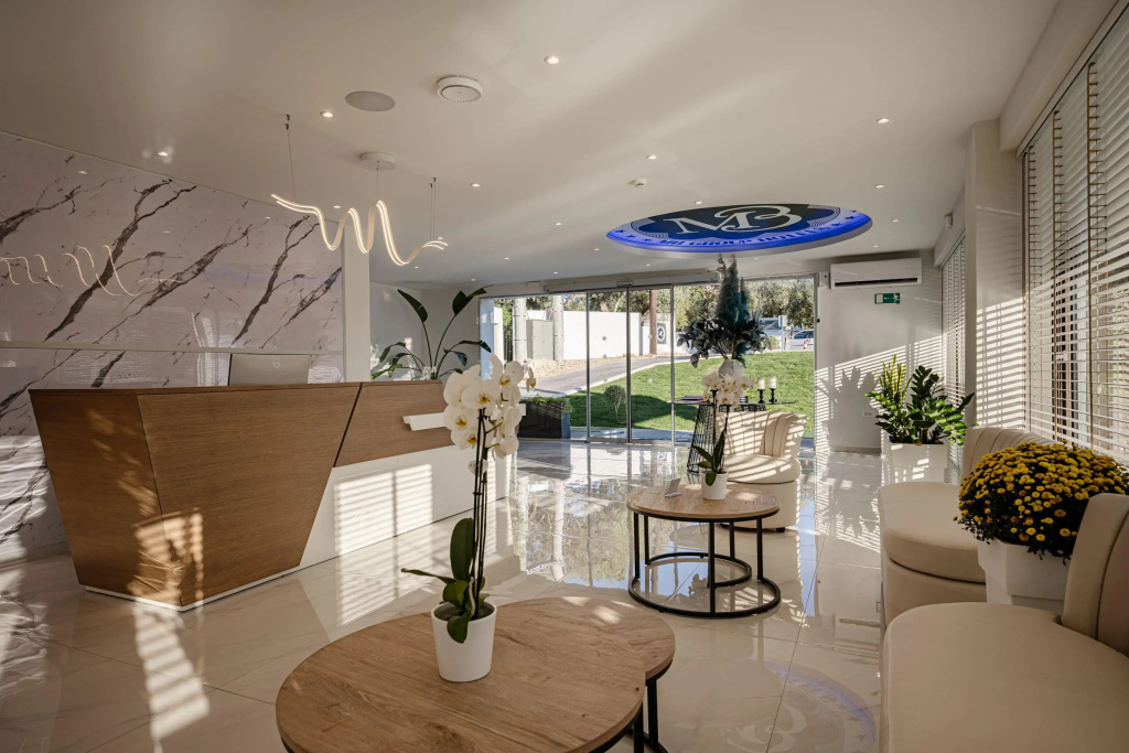 Lobby & Reception