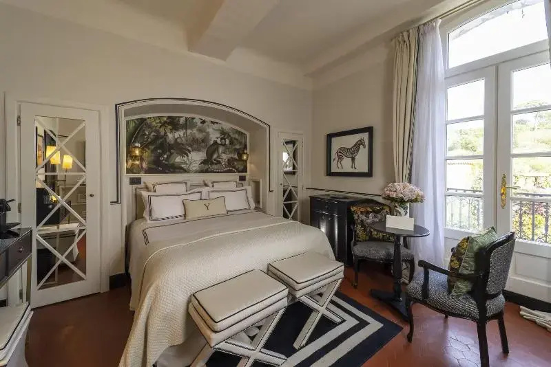 Deluxe Double room (full double bed)