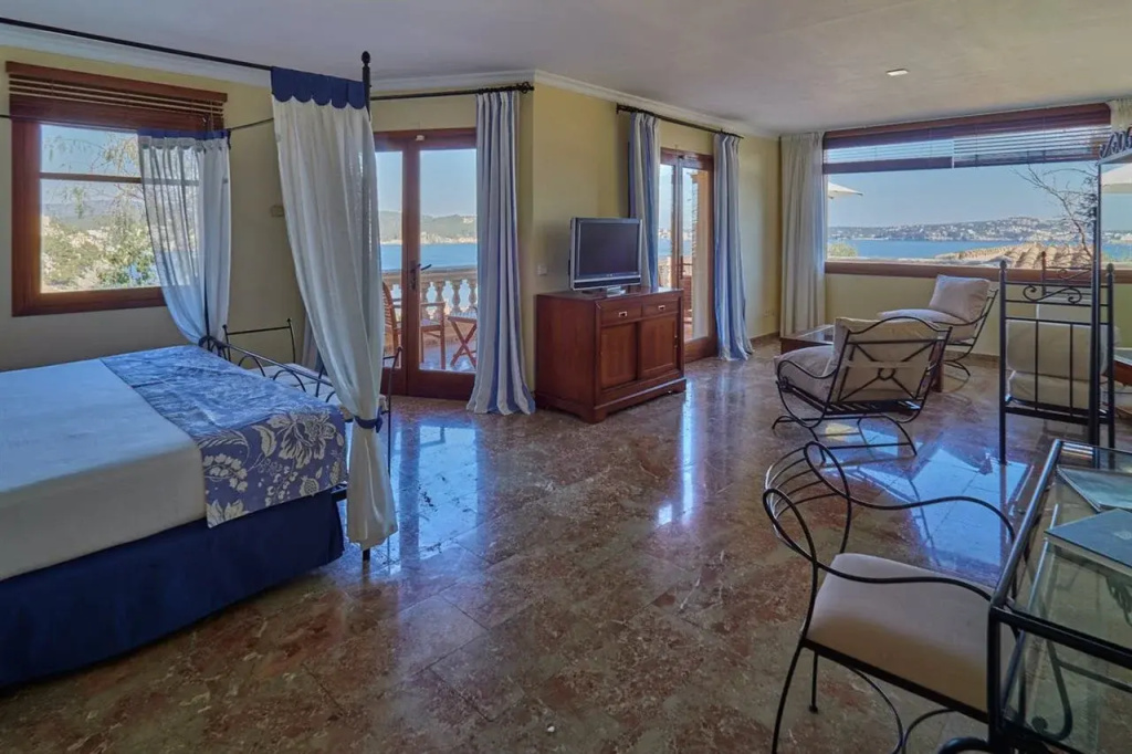 Hotel Petit Cala Fornells - Général