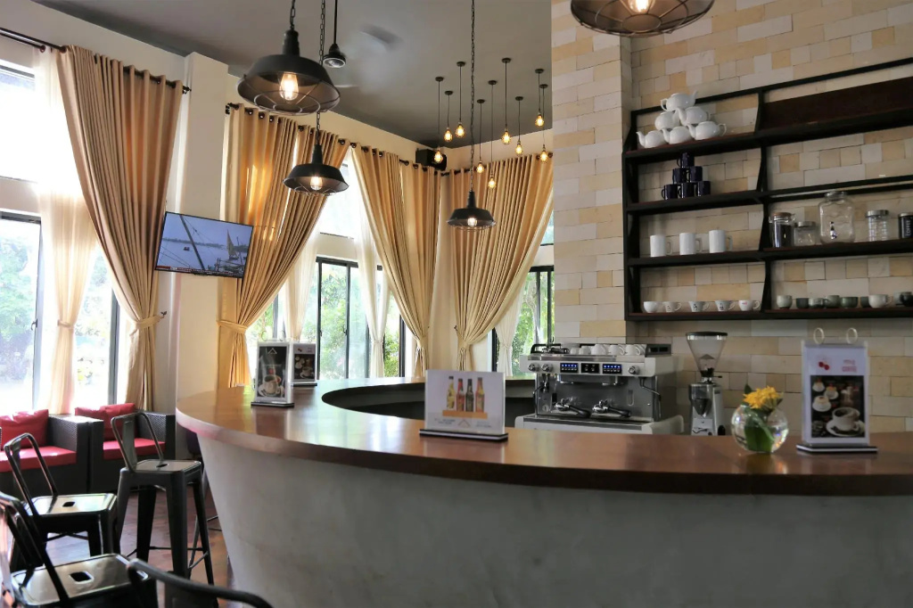 Lobby & Reception
