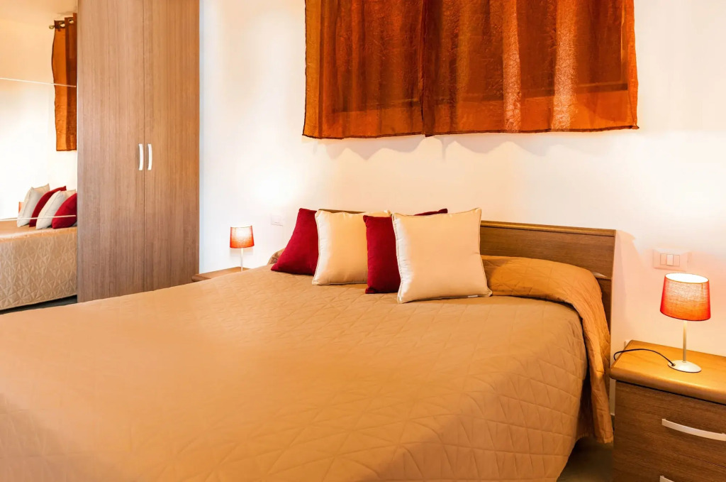 gallery_image_hidden_4