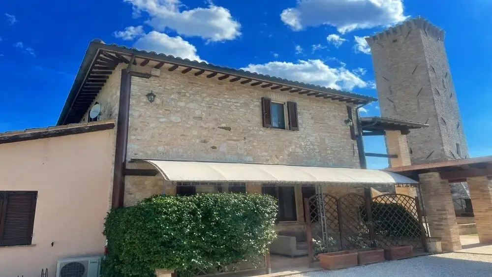 Contemporary Villa With Pool - Spello By The Pool - Sleeps 11 Exclusively Yours