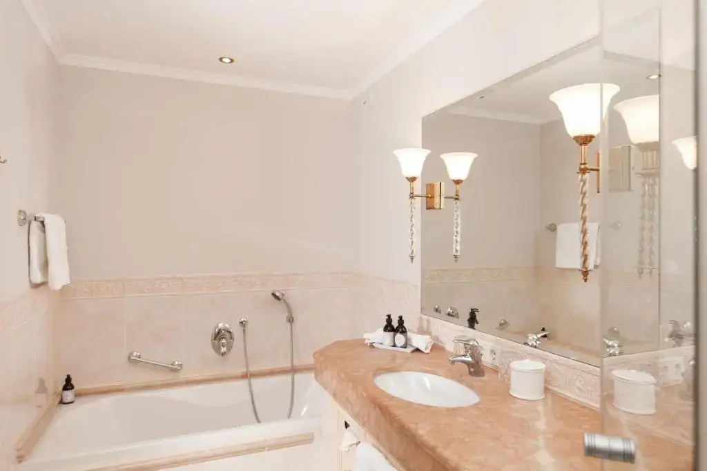 Schlosshotel Fiss - Chambres