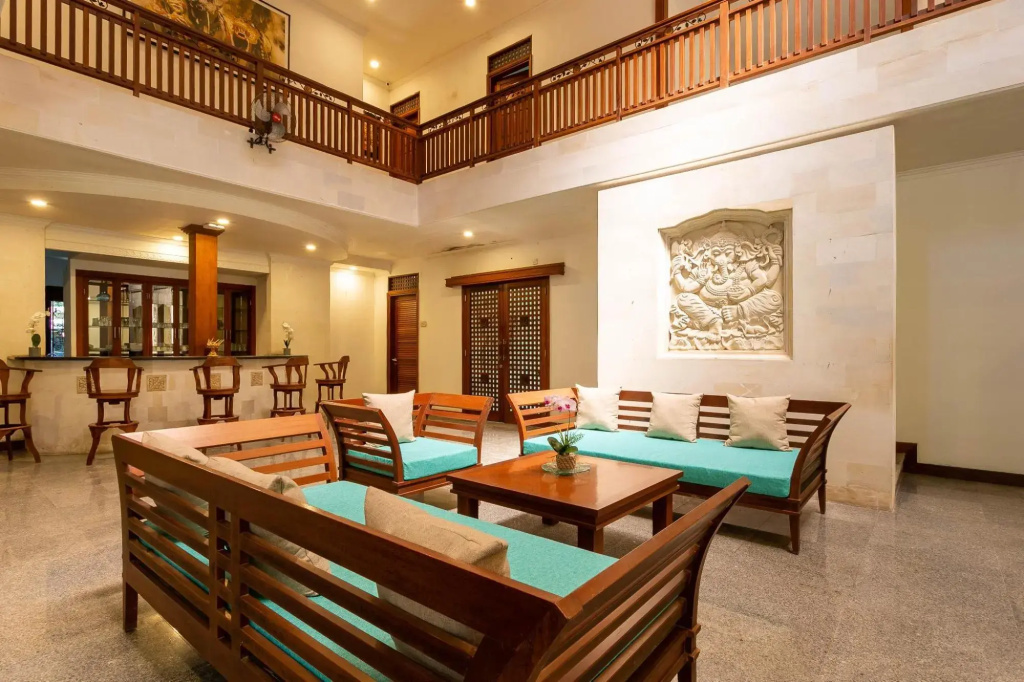Lobby & Reception