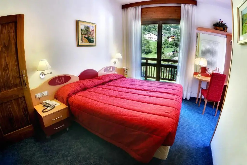 Standard Double room (full double bed)