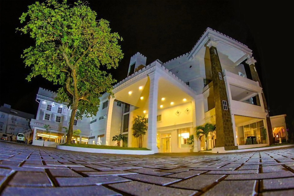 The Kings Bay Hotel by OYO Rooms
