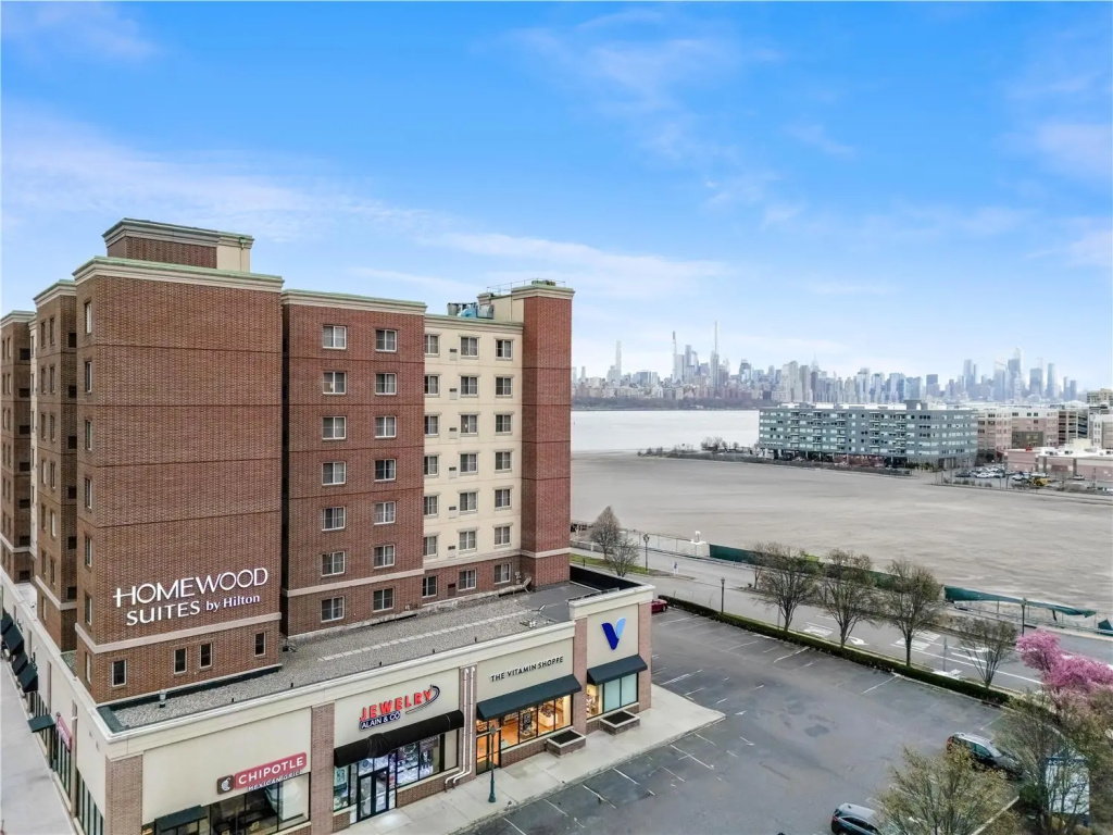 Homewood Suites by Hilton Edgewater