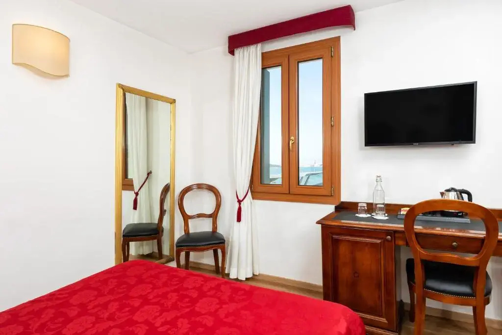 Comfort Double room (full double bed)