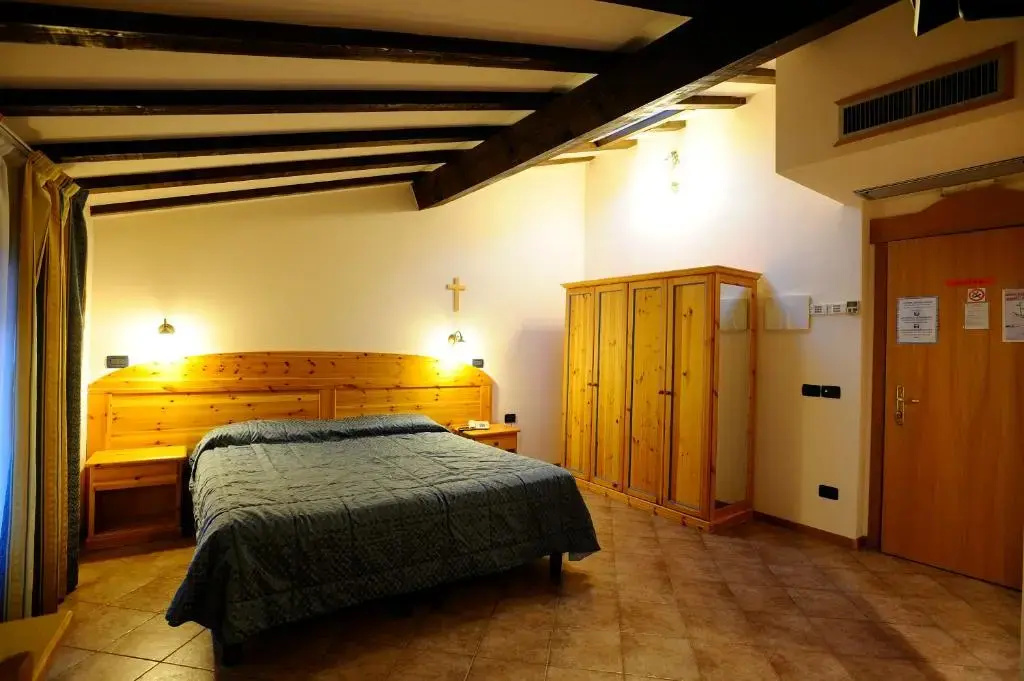Economy room