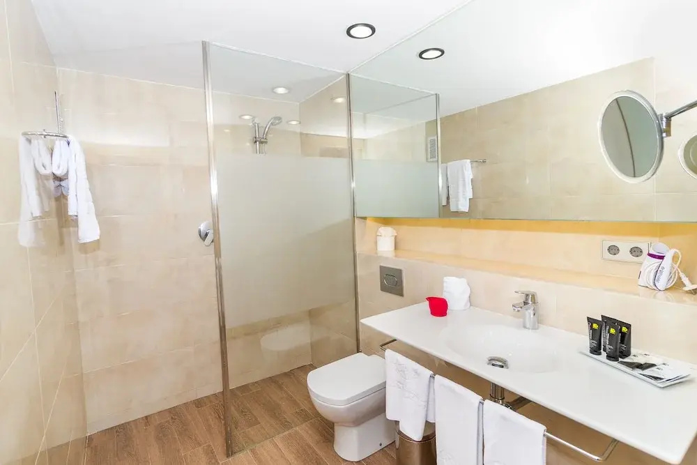 1 Bedroom Standard Apartment with partial sea view