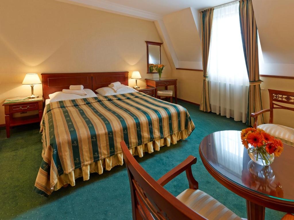 Deluxe Double room (full double bed) — room photo 2