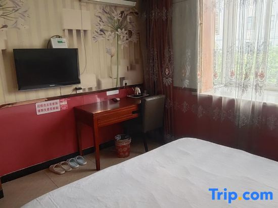 Business Double room (full double bed)
