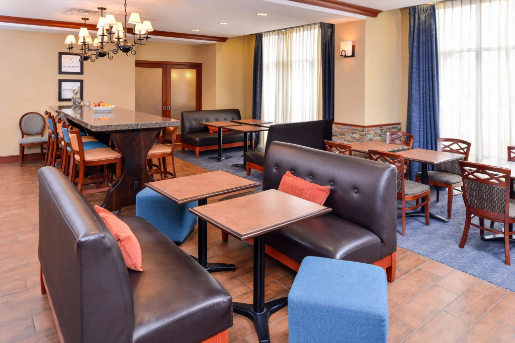 Hampton Inn Evanston - фото 23