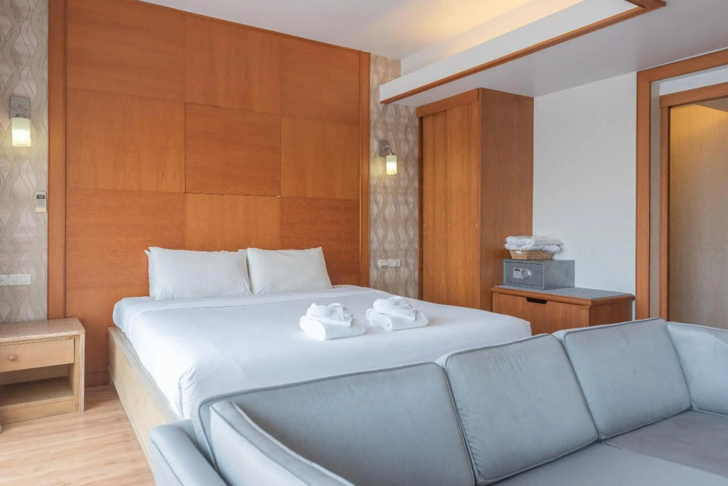 Отель Nonthaburi Palace Hotel в Нонтхабури