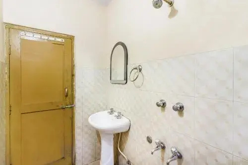 2 BR Guest house in Kasol, by GuestHouser (E8C6)