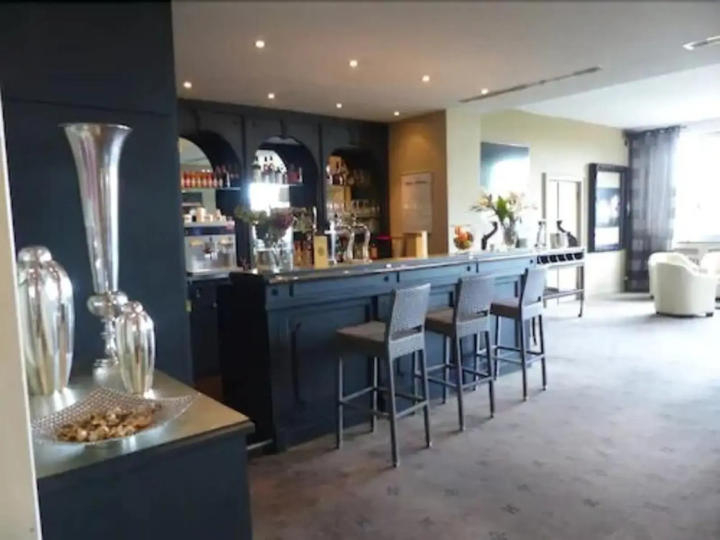 LE H - Hôtel & Restaurant - Général