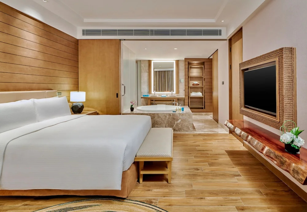 Deluxe Suite with balcony