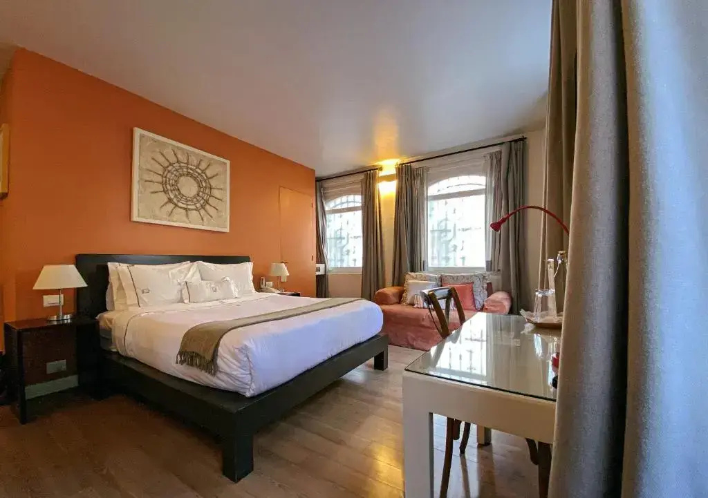 Classic Double room (full double bed)