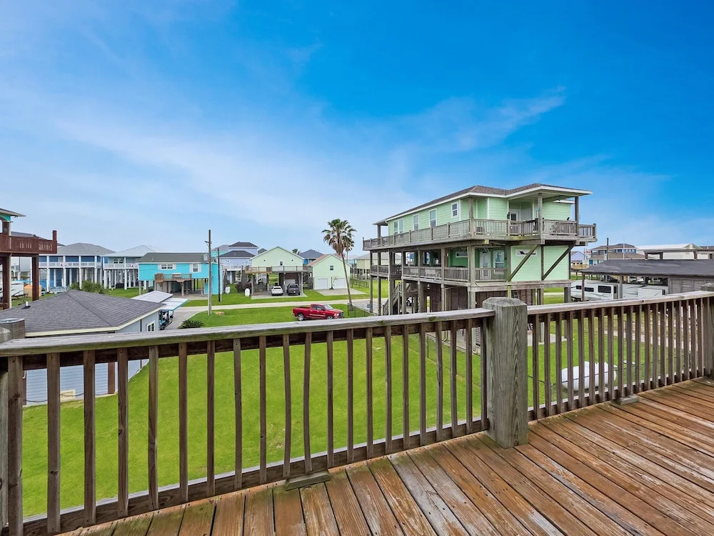 Mermaid Mansion 3 Bedroom Home