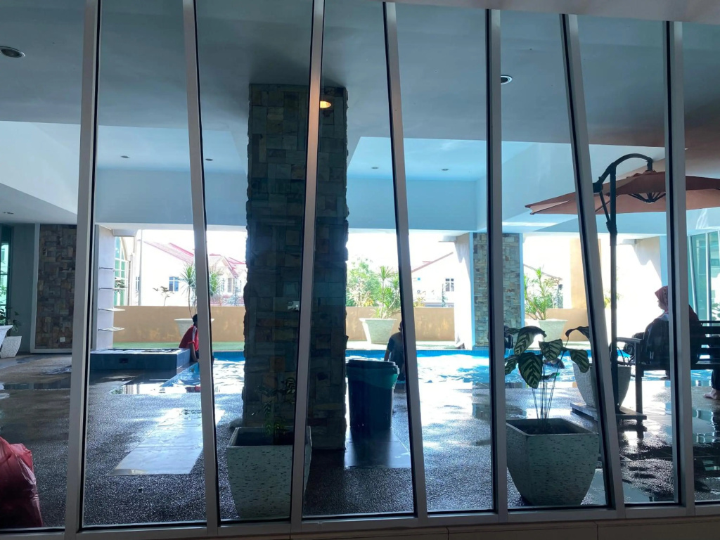 Private Studio Viana Court Service Apartment 1 with private parking