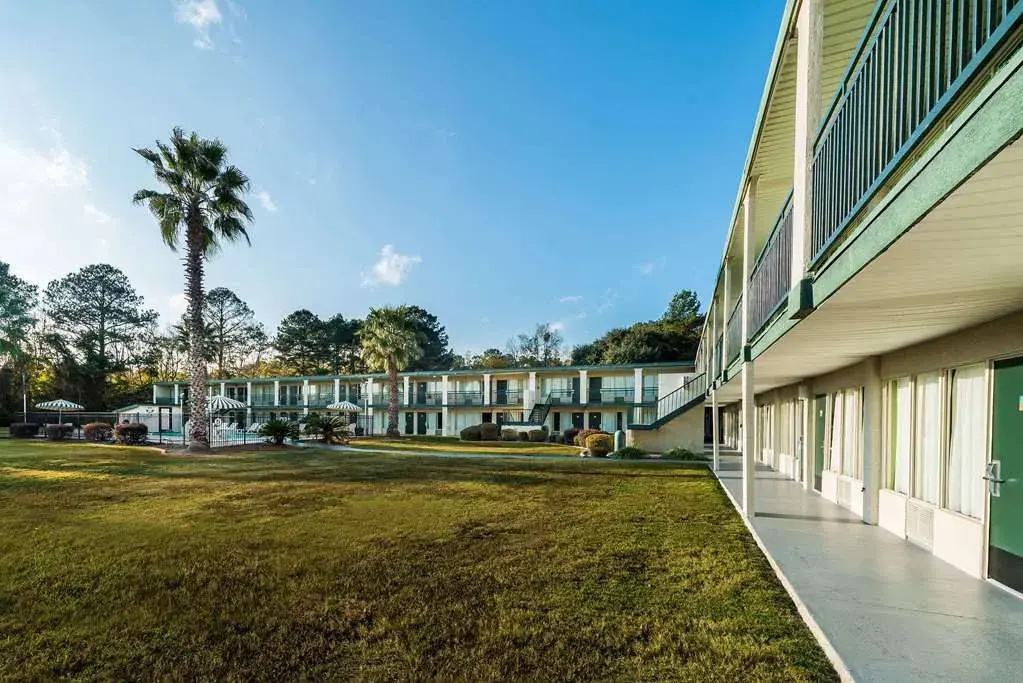 Days Inn Richmond Hill/Savannah