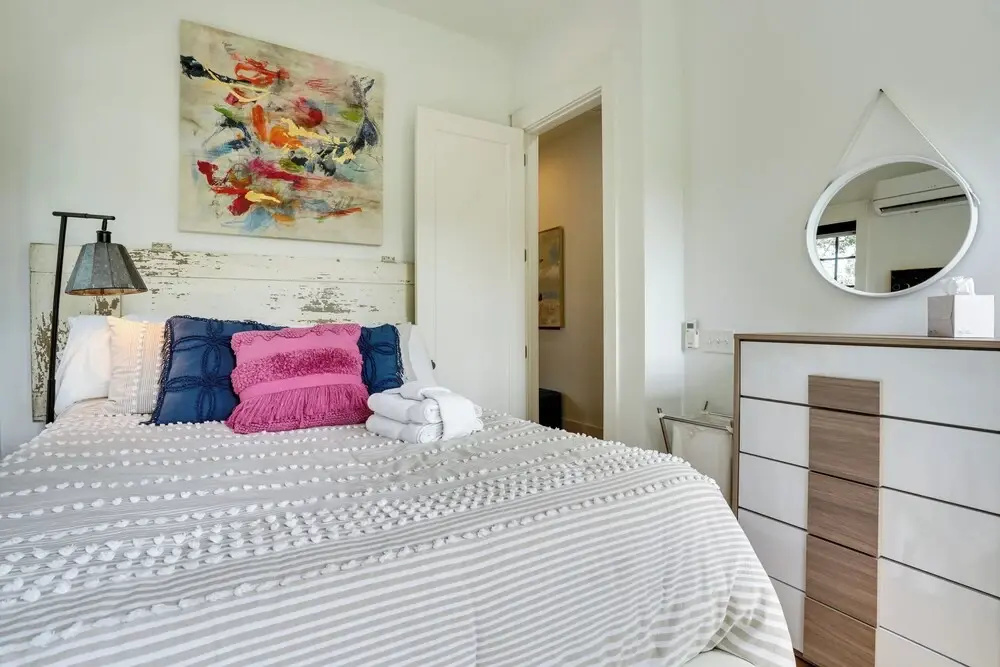 Lovely Mt Pleasant Townhouse w/ Central Location!