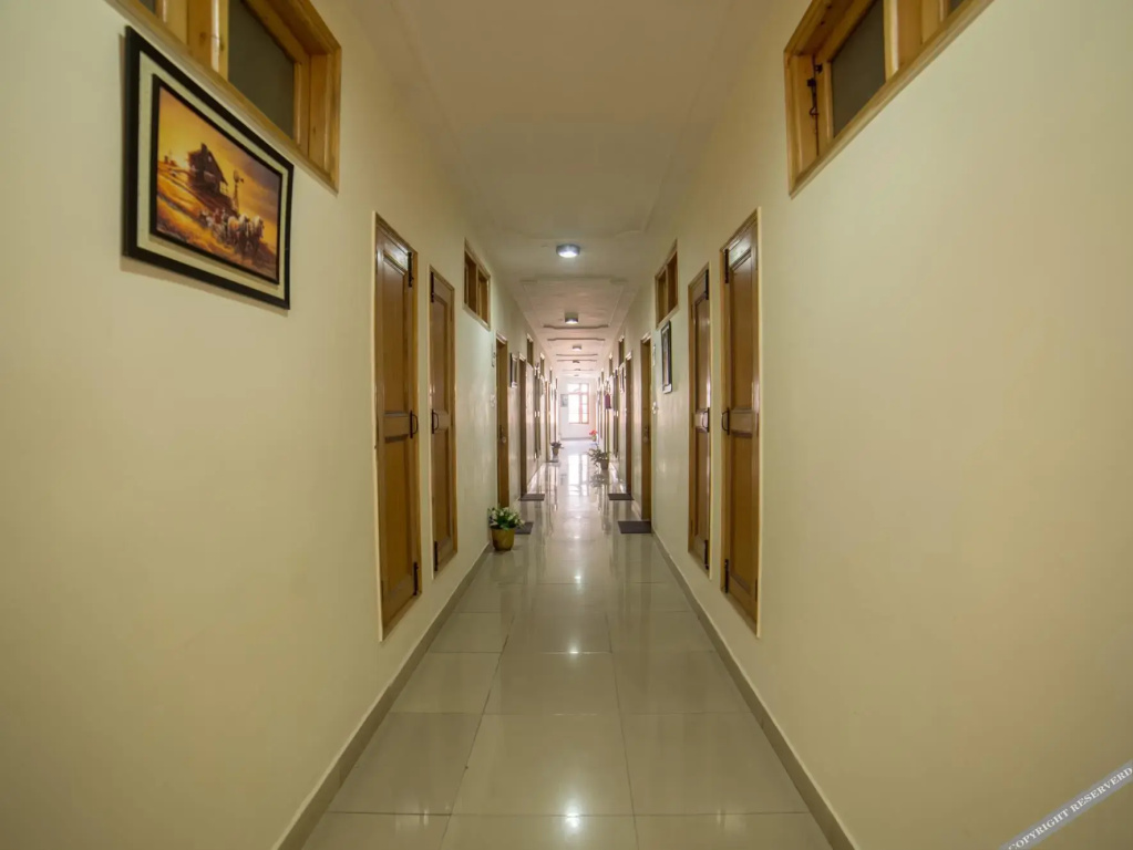 Lobby & Reception