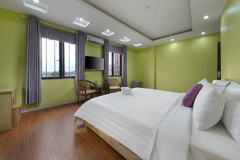 Golden Lotus Airport Hotel — фото