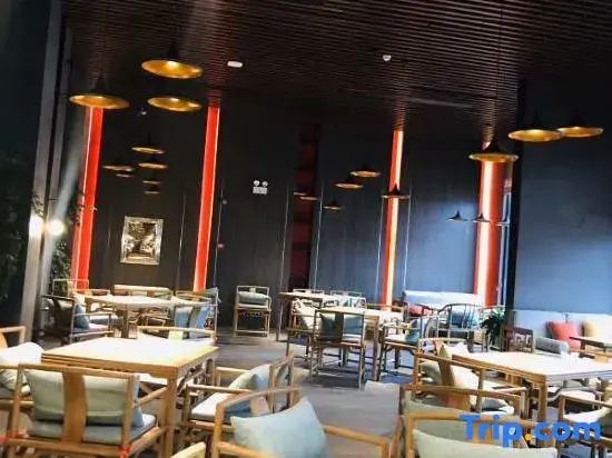 Food & Beverage