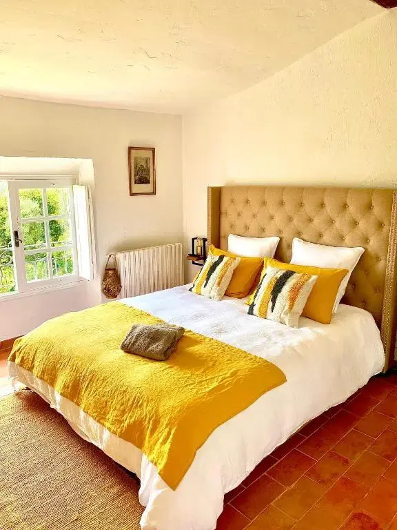 Deluxe Double room with balcony (full double bed)