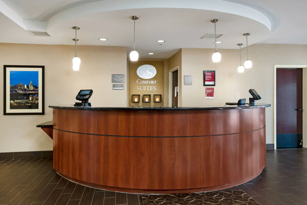 Lobby & Reception