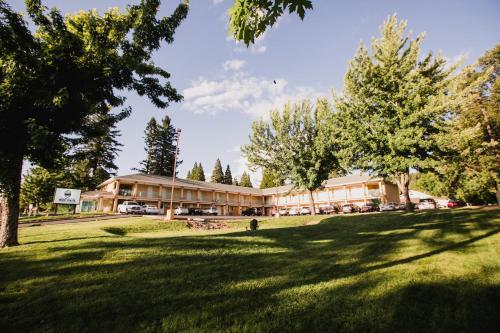 Inn at Mount Shasta image