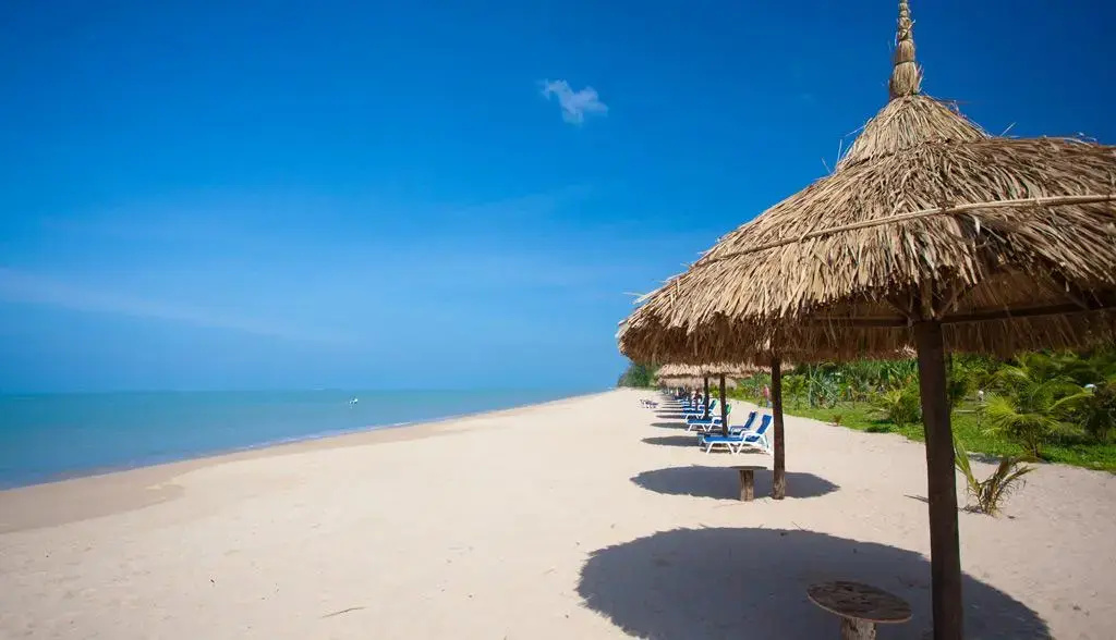 Beach & Waterfront