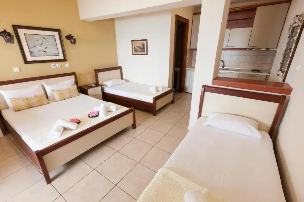 Standard Quadruple room with sea view