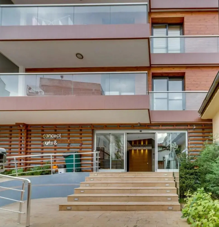 Double Suite with balcony (full double bed)