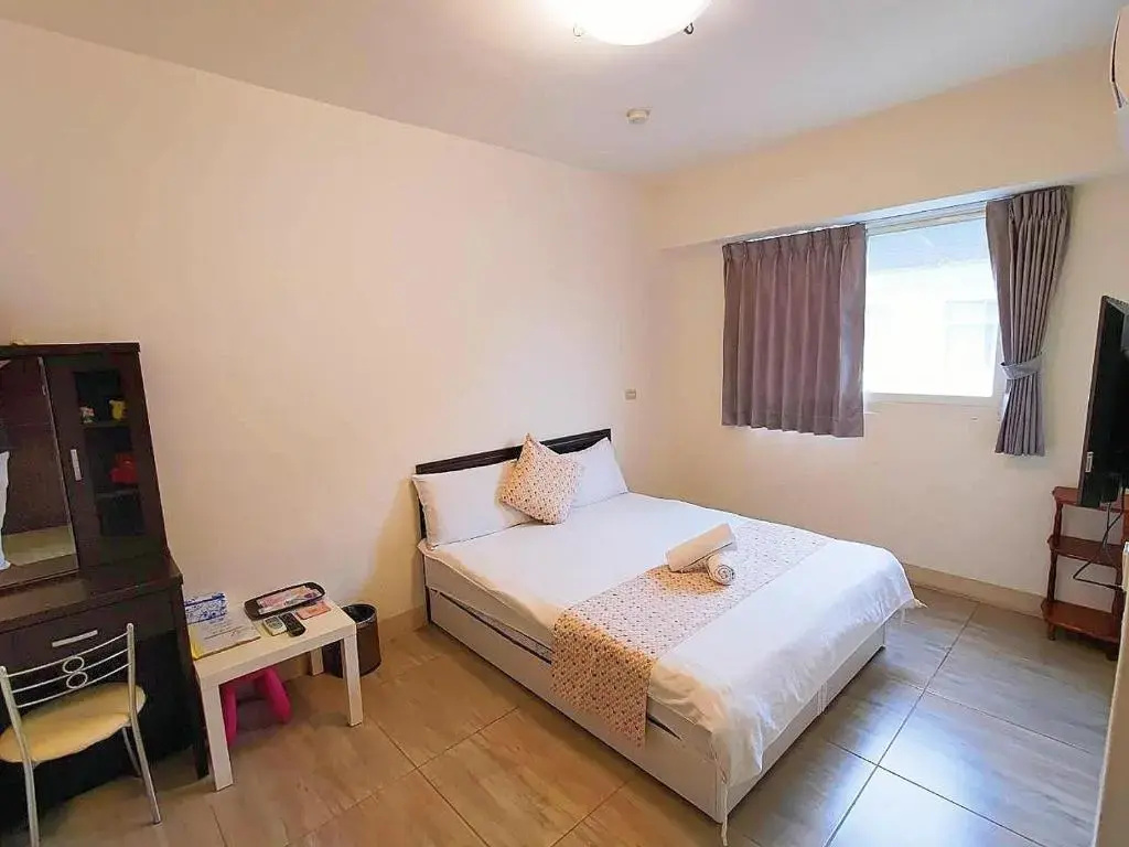 Standard Double room (full double bed)