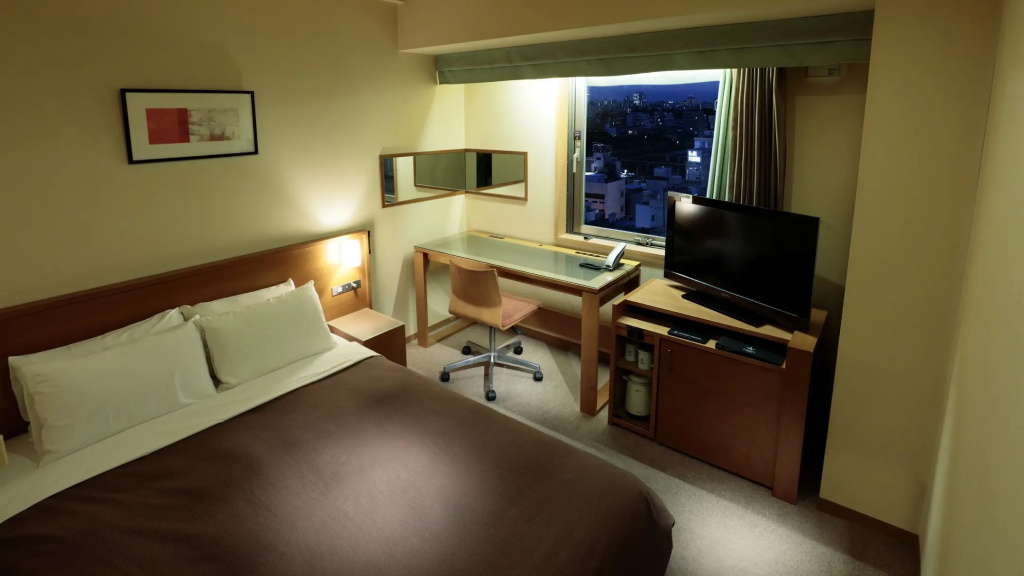 Double room, bed type is subject to availability, full double bed room photo 1